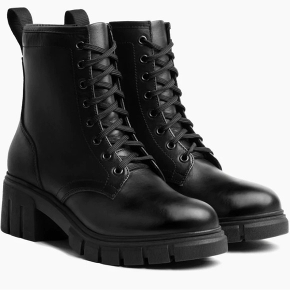 MIA Shoes All Black Combat Boots With A Heel To Them And They Zip